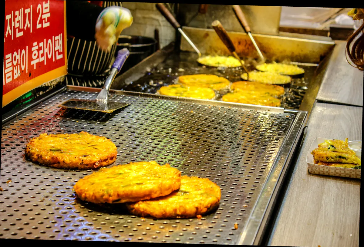 현실적인 문제점: 맛집 탐방, 왜 항상 어려울까요?